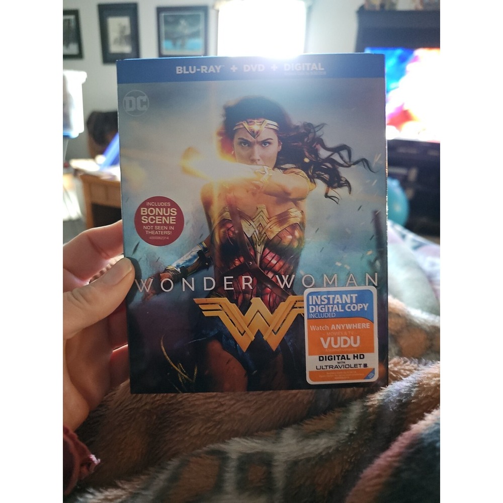 Wonder Woman w/ Slip Cover Blu Ray + DVD Digital 2017 Gal Gadot DC Comic Movie